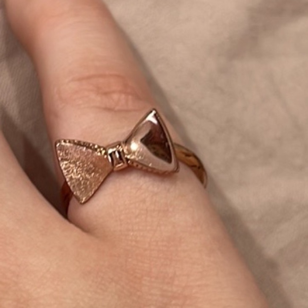 TED BAKER ROSE GOLD CUFF WITH BEDAZZLED BOW BUNDLE WITH MATCHING RING - Picture 6 of 6
